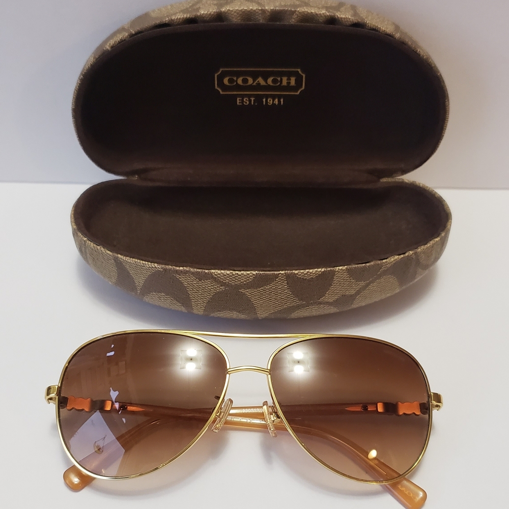 Women's Coach Aviator Daisy Rivet Pilot Sunglasses